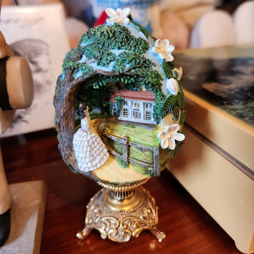 Gone with the wind figurines, cards, and phots - Picture 5 of 13